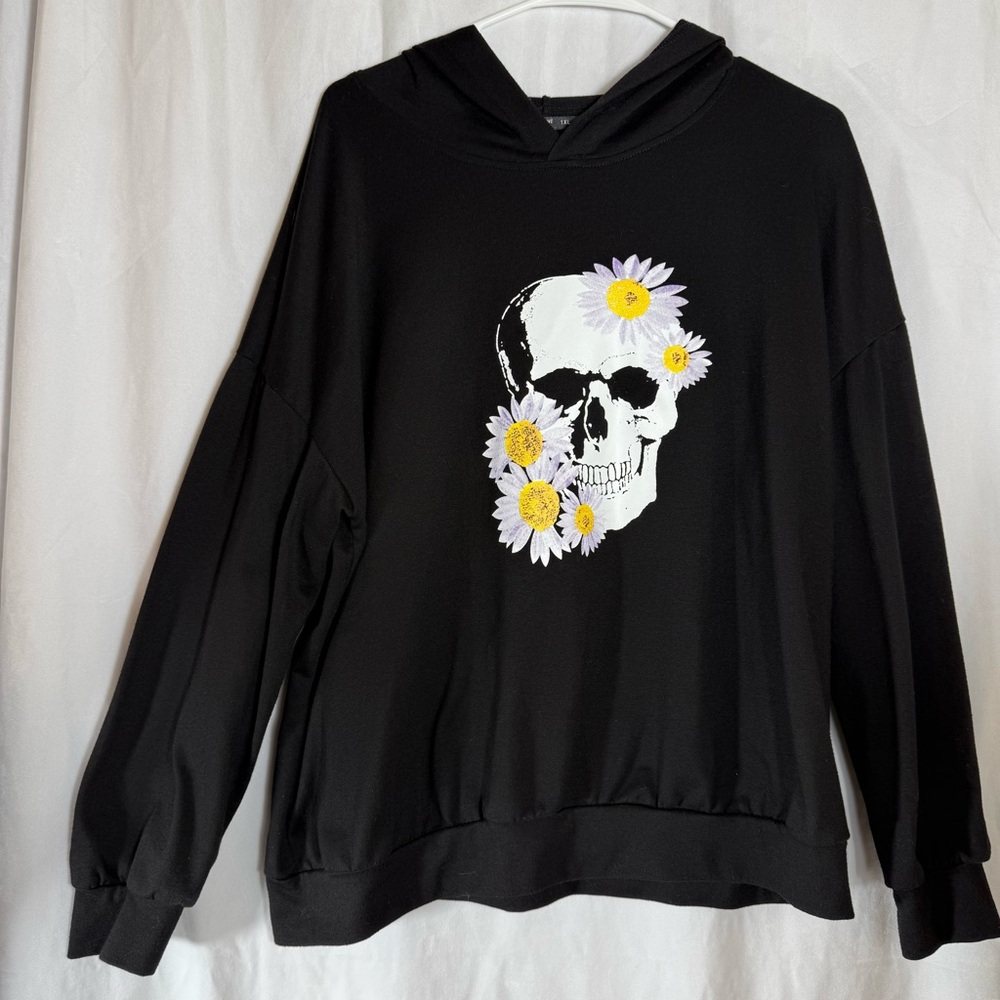 SHEIN‎ Black Hoodie Skull and Floral Design Size 1X